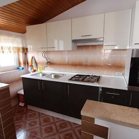 Hundefreundliches Nur 10 Gehminuten Zum Mit Bbq-bereich, Klima, Wifi Rovinj